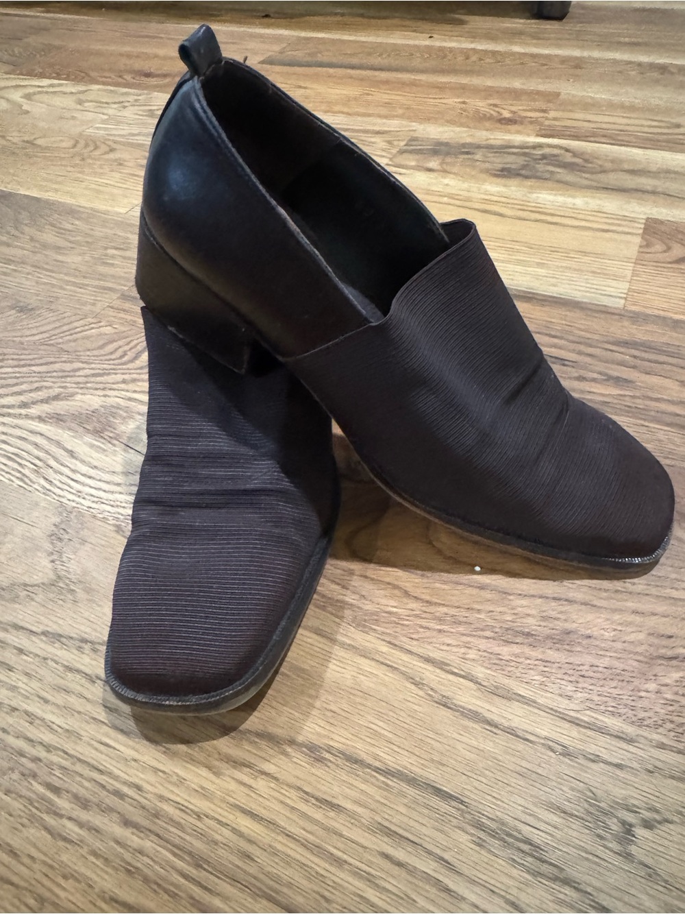 Vintage Couture Donald J. Pliner Brown Textured Slip-On Women's Loafers